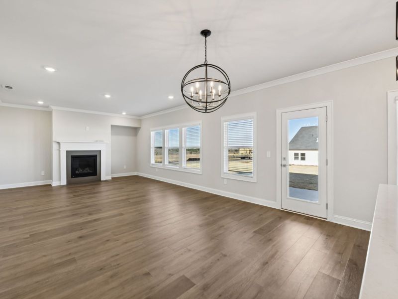 Spacious, unfurnished interior of a new home in River Pointe, Monroe (Image 11).
