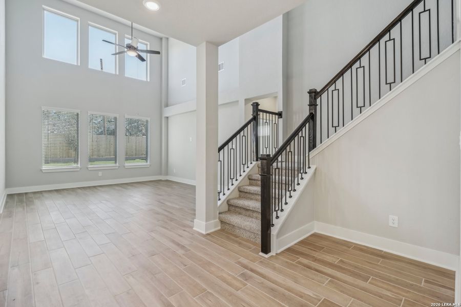Spacious, unfurnished interior of a new home in Fox Falls, Boerne (Image 15).