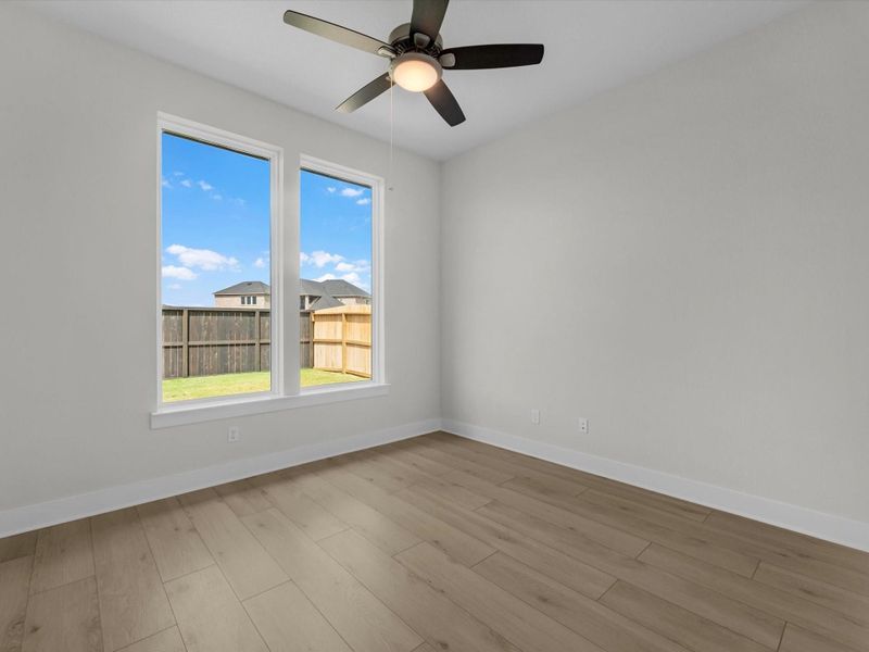 Spacious, unfurnished interior of a new home in Harvest Green, Richmond (Image 15).
