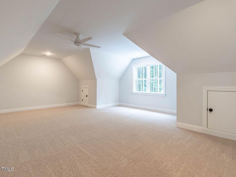 031-1280x960-bonus-room