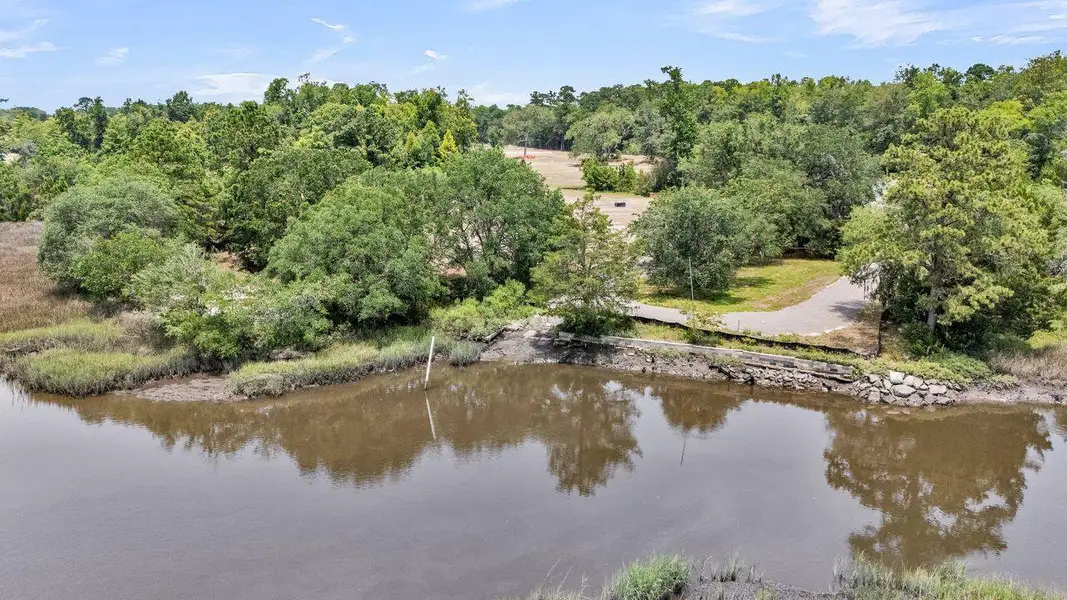 Natural landscape and outdoor views near Kings River Preserve in Hollywood (Image 4).