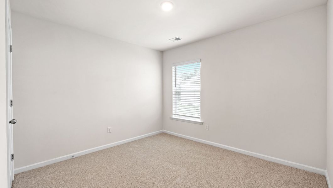 Spacious, unfurnished interior of a new home in Treemont Commons, Wellford (Image 15).