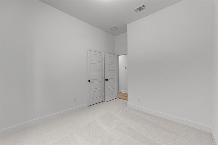 Spacious, unfurnished interior of a new home in Creekshaw – Classic, Royse City (Image 18). Spacious, unfurnished interior of a new home in Creekshaw – Classic, Royse City (Image 18).