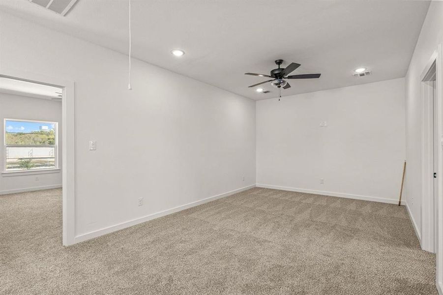 Spacious, unfurnished interior of a new home in , Aledo (Image 26).