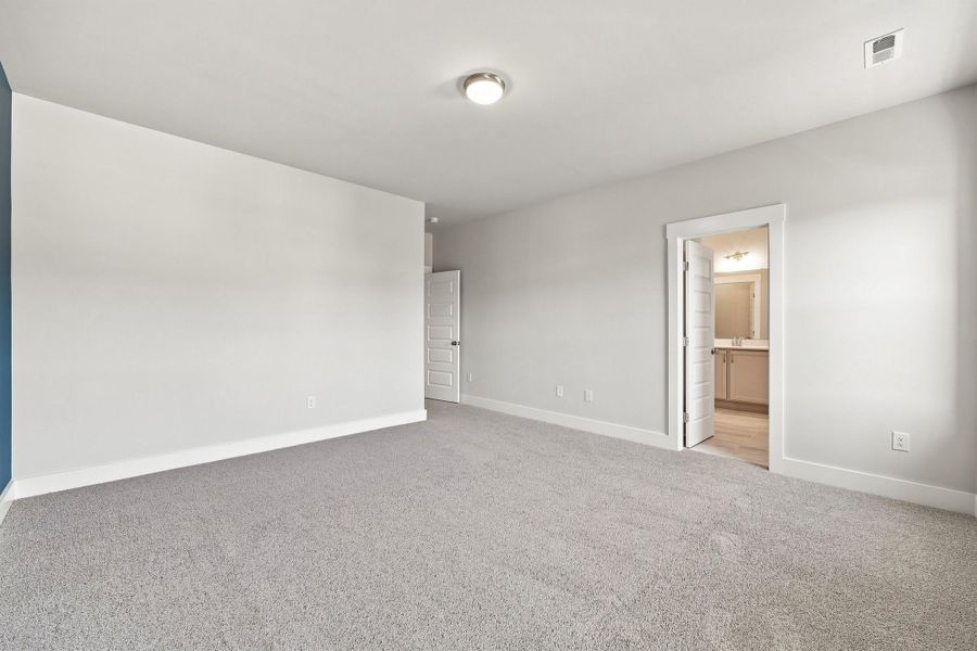 Spacious, unfurnished interior of a new home in Wendell Falls, Wendell (Image 21).
