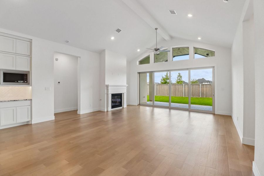 Spacious, unfurnished interior of a new home in The Grand Prairie 60', Hockley (Image 30).