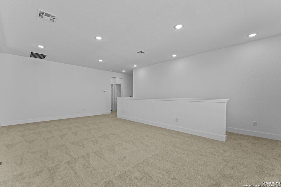 Spacious, unfurnished interior of a new home in , New Braunfels (Image 24).