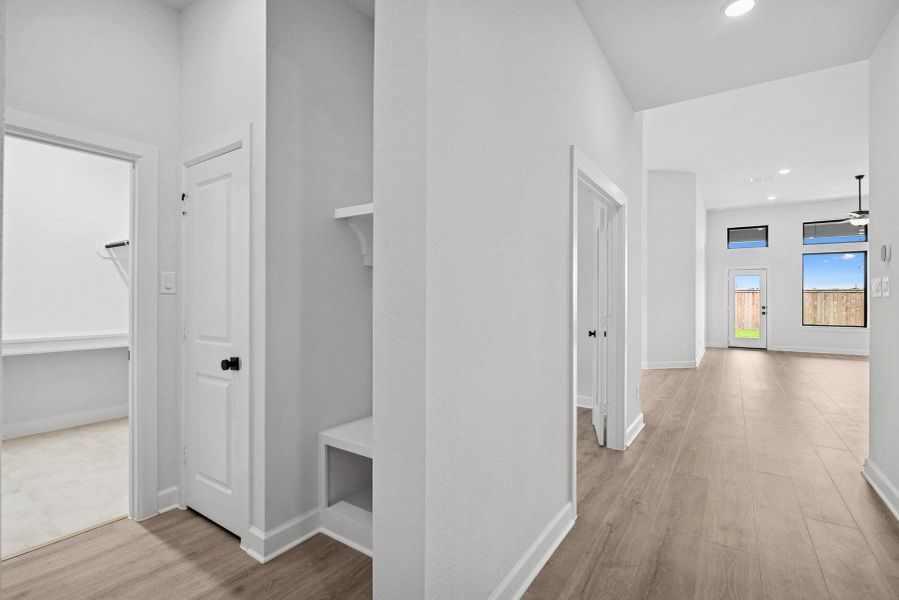 Spacious, unfurnished interior of a new home in Grange - Reserve Collection, Katy (Image 28).