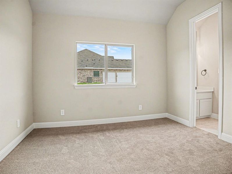 Spacious, unfurnished interior of a new home in Sagebrush Addition, Midlothian (Image 28). Spacious, unfurnished interior of a new home in Sagebrush Addition, Midlothian (Image 28).