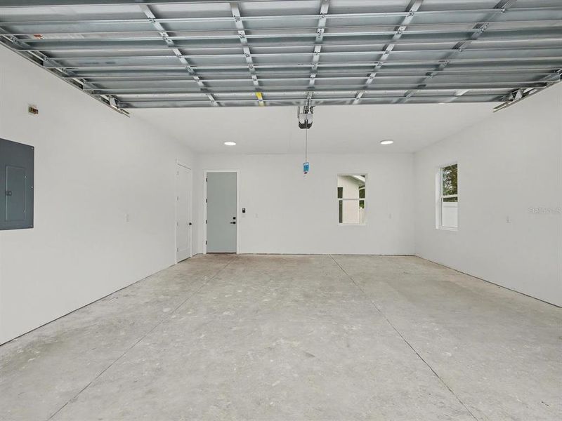 Spacious, unfurnished interior of a new home in , St. Petersburg (Image 64).