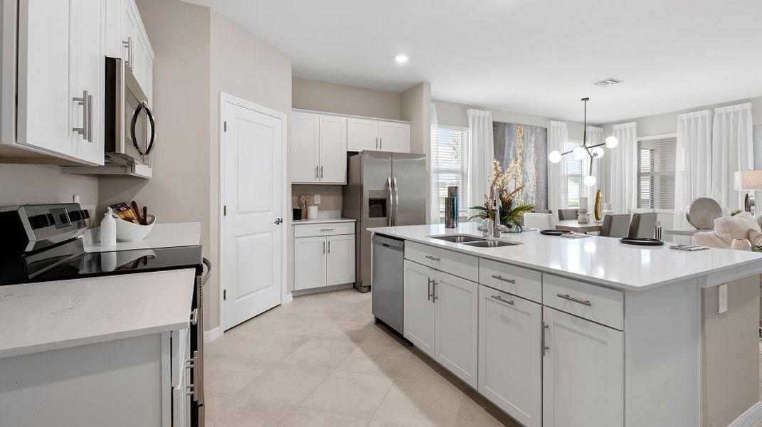 Executive Homes Antigua Marsala EI Designer Cabinet Hardware