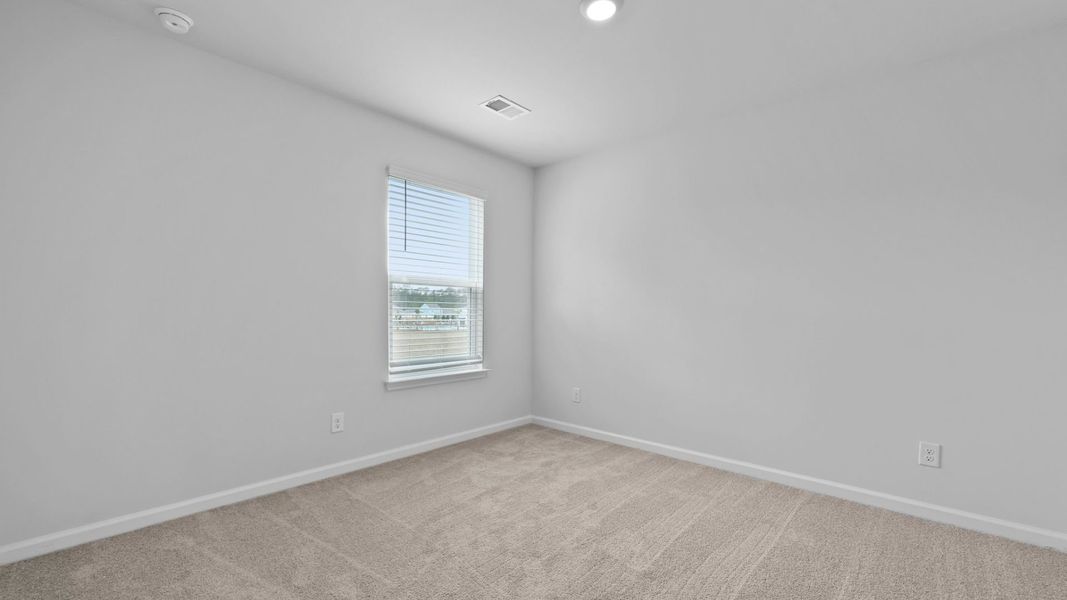 Representative unfurnished interior of a home built from the ROBIE by D.R. Horton in Hillcrest, Ravenel (Image 30).