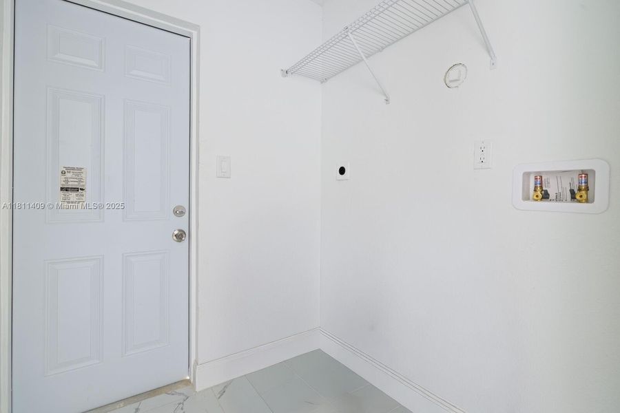 Spacious, unfurnished interior of a new home in , Homestead (Image 7).