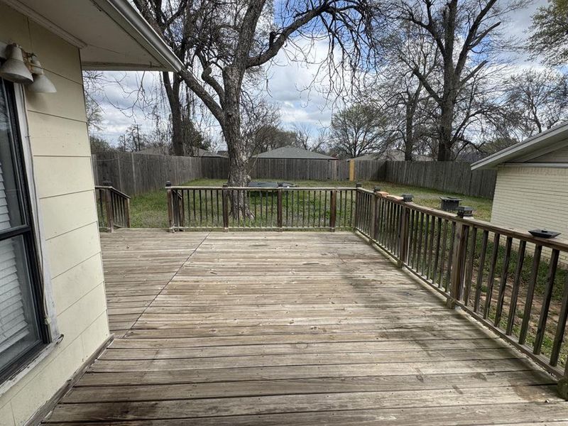 Exterior details and patio area of a home in , Paris (Image 3).