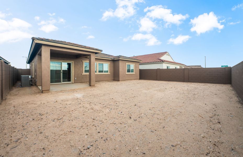 Exterior details and patio area of a home in El Cidro, Goodyear (Image 3).