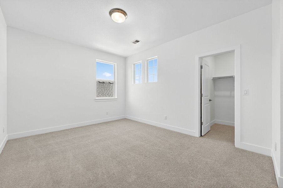 Spacious, unfurnished interior of a new home in Trailstone, Arvada (Image 24).