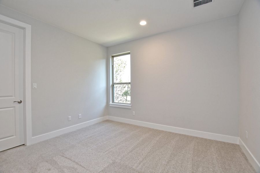 Representative unfurnished interior of a home built from the Sapphire by Giddens Homes in Riverstone, Georgetown (Image 46).