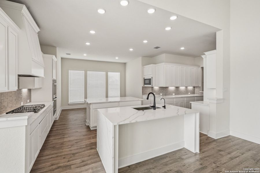 Furnished interior view inside a new home in Mesa Western, Cibolo (Image 16). Furnished interior view inside a new home in Mesa Western, Cibolo (Image 16).