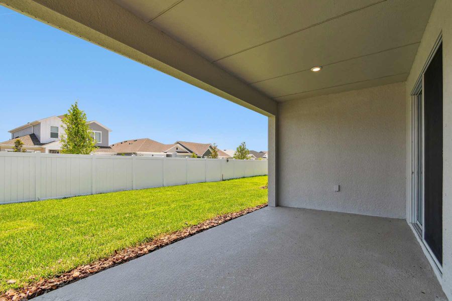 Representative exterior details of a home built from the The Northglen by David Weekley Homes in Waterset Tradition Series, Apollo Beach (Image 4).