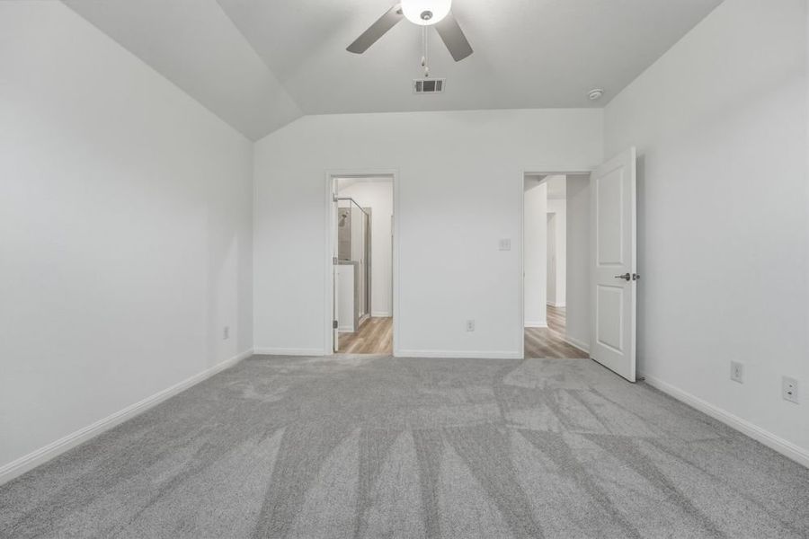 Spacious, unfurnished interior of a new home in Emory Crossing, Hutto (Image 12).