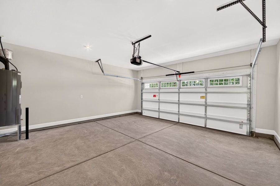 Spacious, unfurnished interior of a new home in Southbridge, Fort Mill (Image 18).