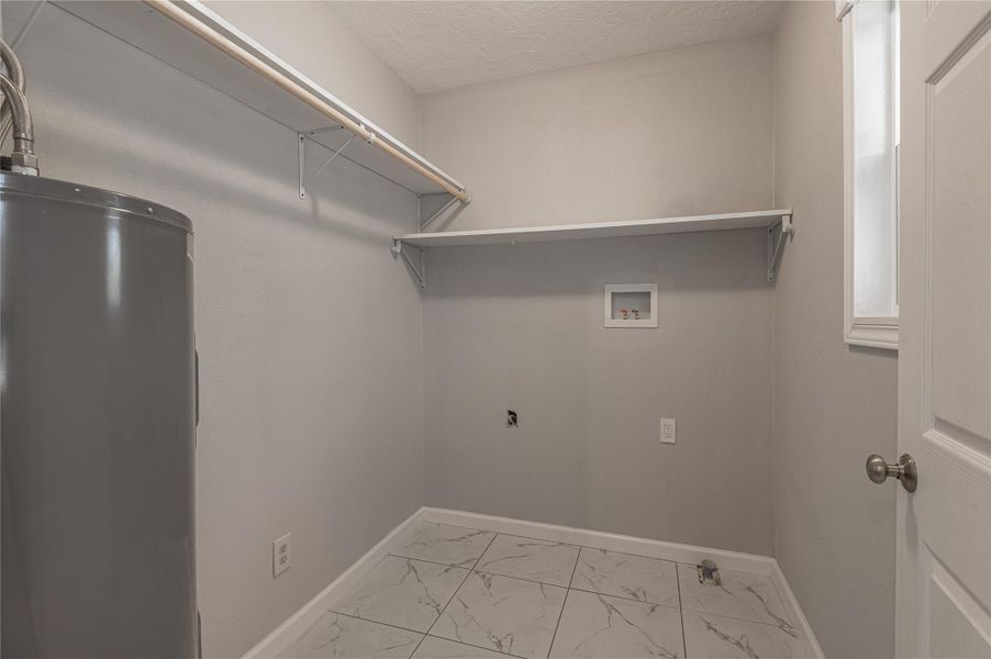 Spacious, unfurnished interior of a new home in , Huntsville (Image 14).