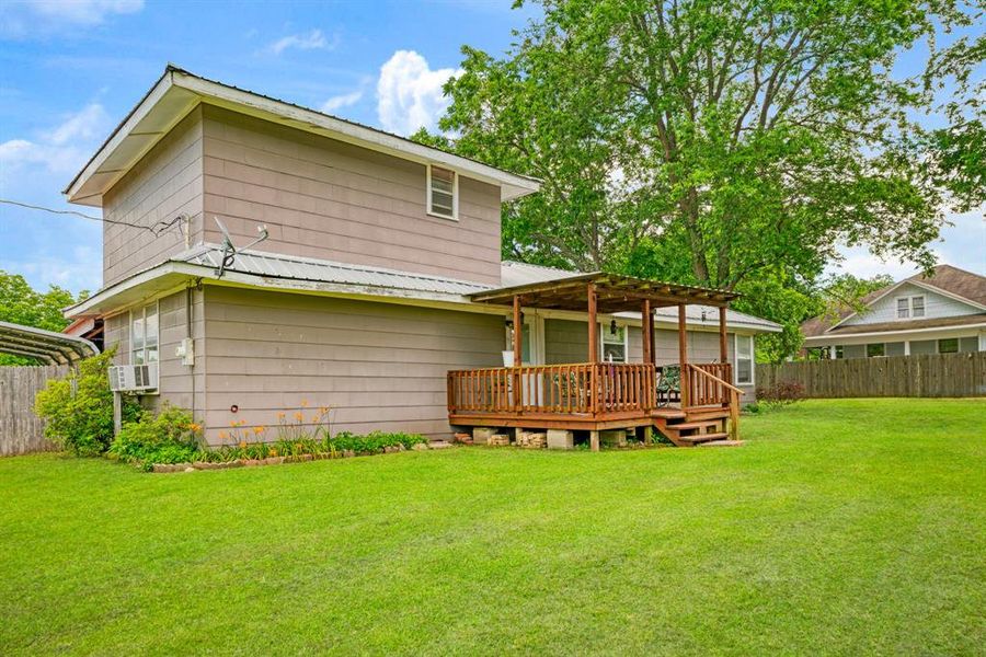 Exterior details and patio area of a home in , Blossom (Image 13).