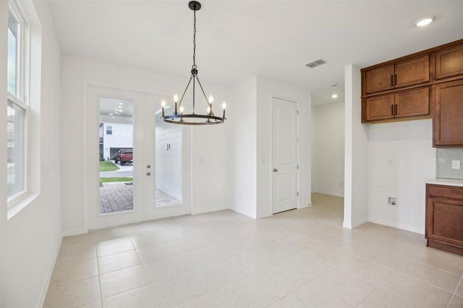 Spacious, unfurnished interior of a new home in , Winter Garden (Image 30).