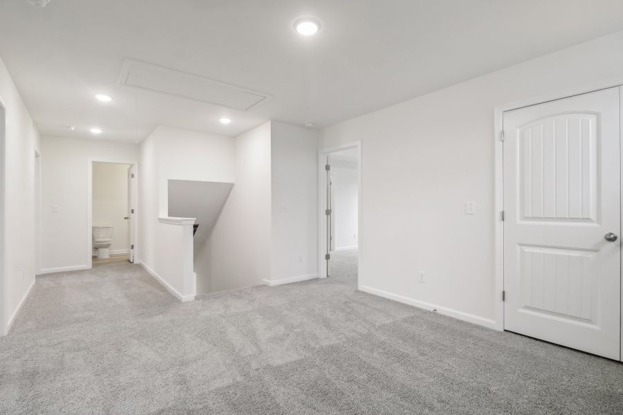 Spacious, unfurnished interior of a new home in Portrait Hills, Aiken (Image 22).