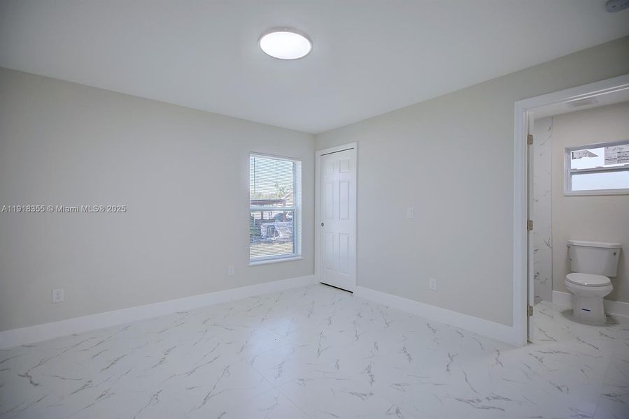 Spacious, unfurnished interior of a new home in , Avon Park (Image 25).