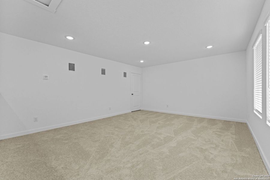 Spacious, unfurnished interior of a new home in Hidden Trails: Coastline Collection, Bulverde (Image 23).