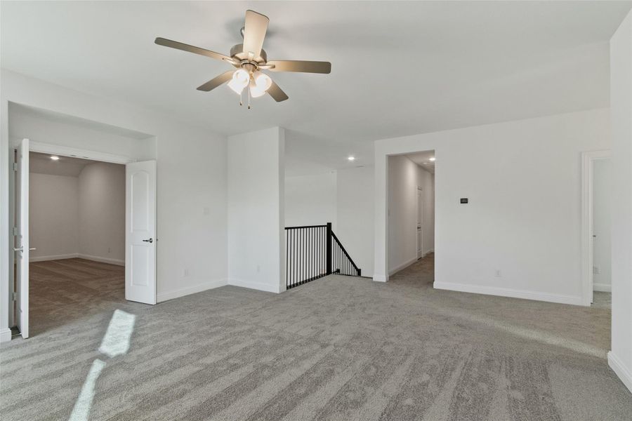 Spacious, unfurnished interior of a new home in Brookewater, Rosenberg (Image 39).
