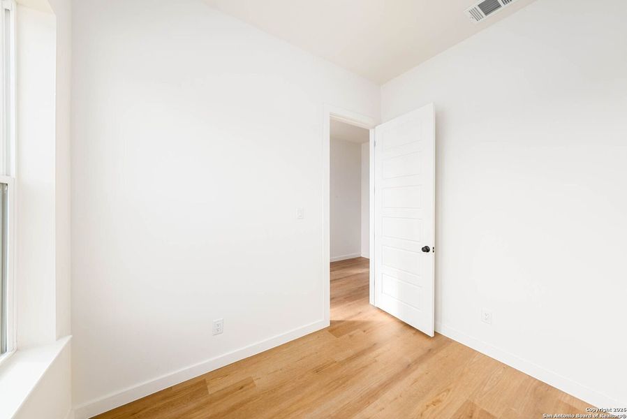 Spacious, unfurnished interior of a new home in , San Antonio (Image 23).