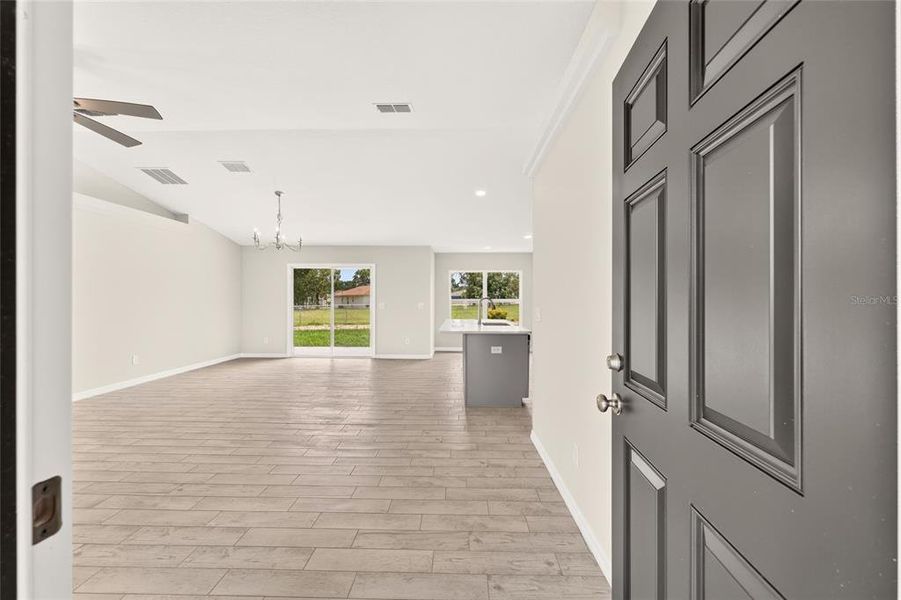 Spacious, unfurnished interior of a new home in , Ocala (Image 27).