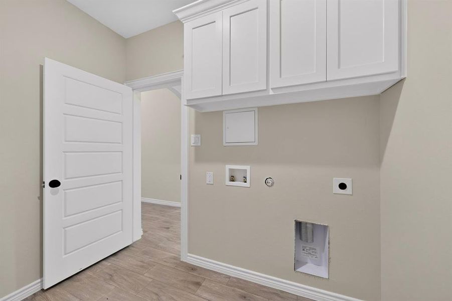 Spacious, unfurnished interior of a new home in , Gainesville (Image 33).