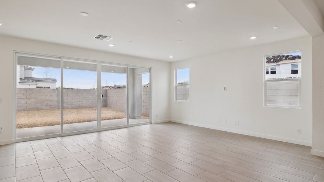 Spacious, unfurnished interior of a new home in The Ridge at Stone Butte, Phoenix (Image 28).
