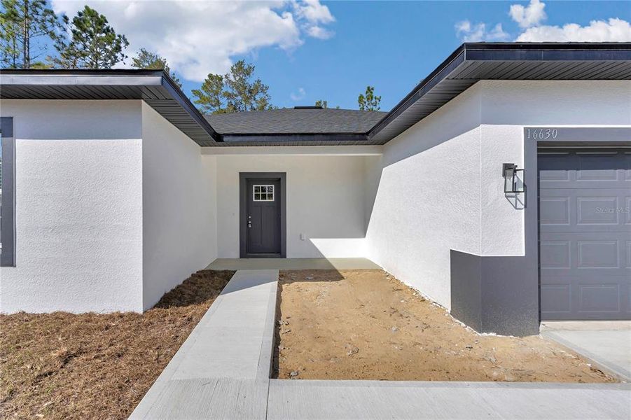 Exterior details and patio area of a home in , Ocala (Image 22).