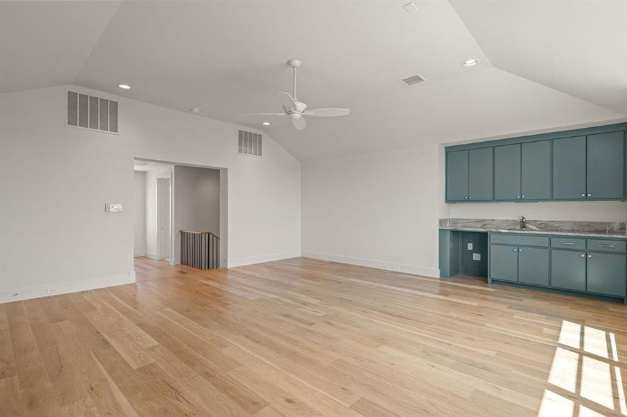 Spacious, unfurnished interior of a new home in , Fort Worth (Image 24).
