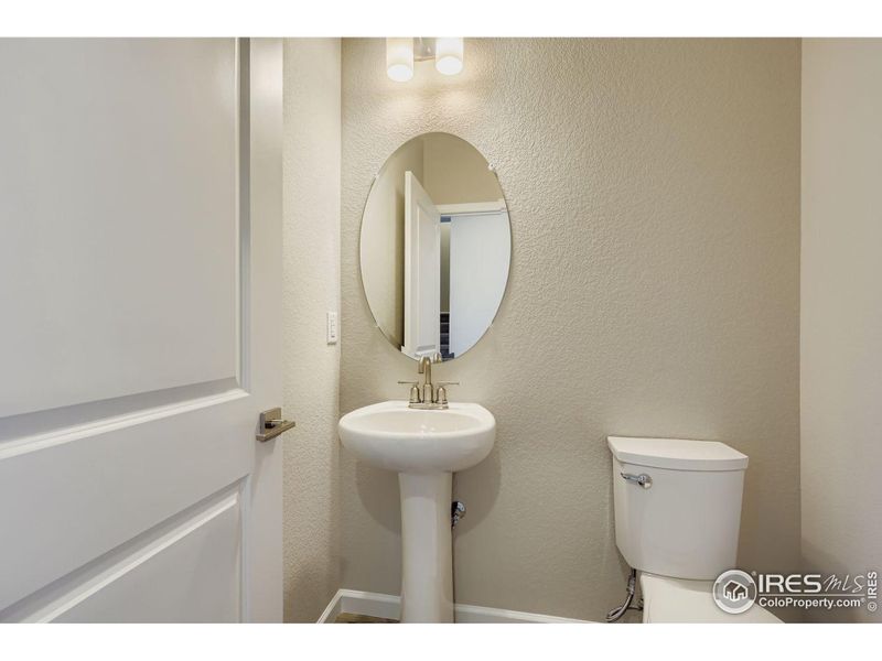 Half bath (level 1) Half bath (level 1)