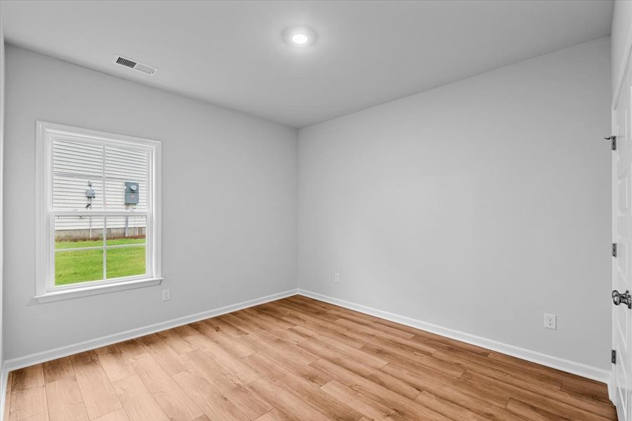 Spacious, unfurnished interior of a new home in Fieldstone, Lexington (Image 30).