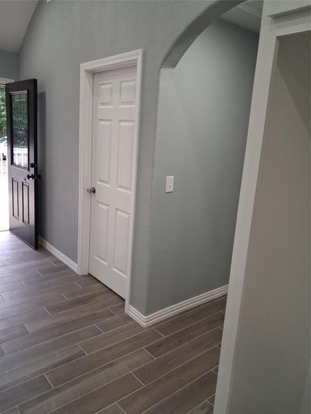 Spacious, unfurnished interior of a new home in , Livingston (Image 23).