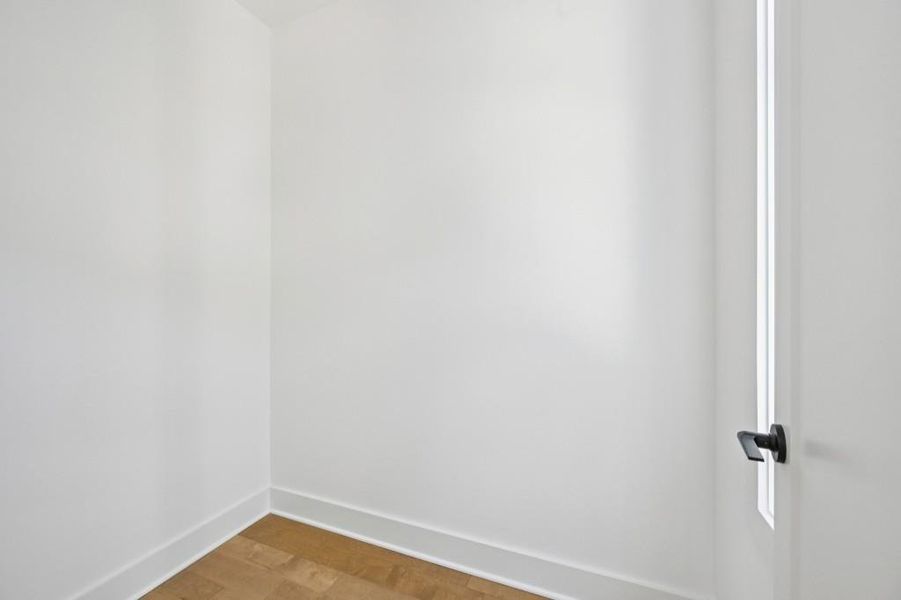 Spacious, unfurnished interior of a new home in , Atlanta (Image 30).