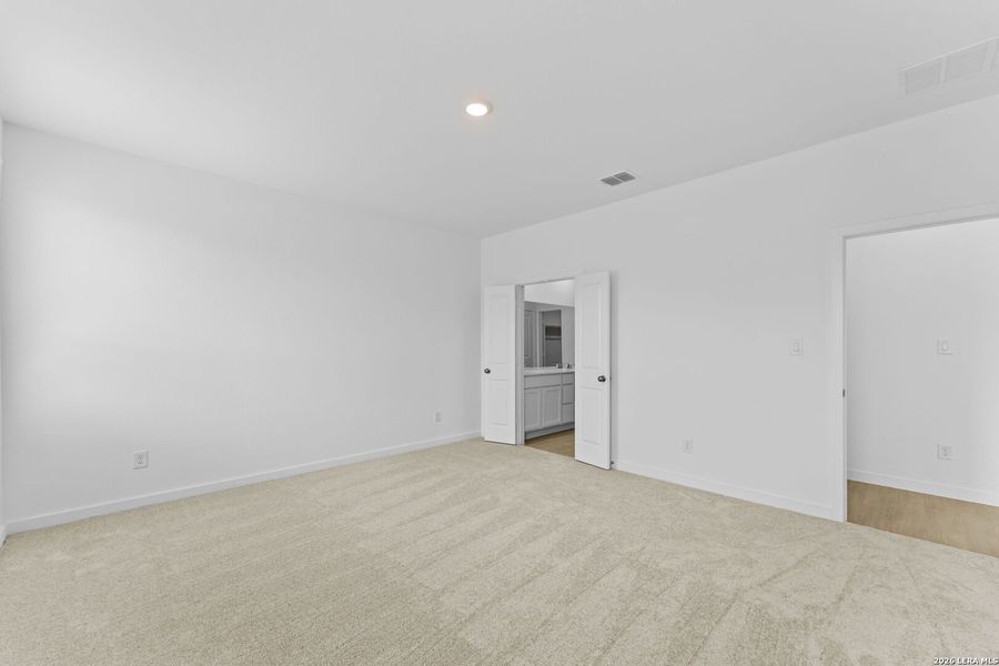 Spacious, unfurnished interior of a new home in Hightop Ridge, Converse (Image 9).
