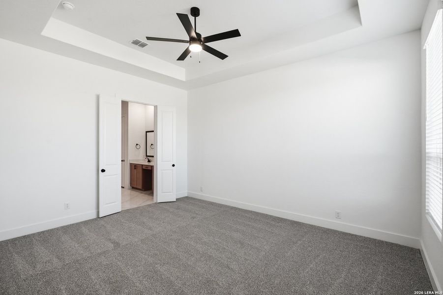 Spacious, unfurnished interior of a new home in Prominence, San Antonio (Image 19).
