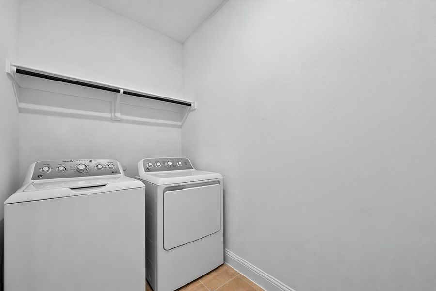 Furnished interior view inside a new home in Madero 50s, Fort Worth (Image 12).