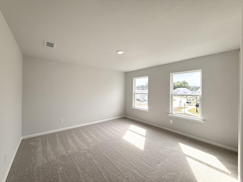 Spacious, unfurnished interior of a new home in Watson Hill, Summerville (Image 11).