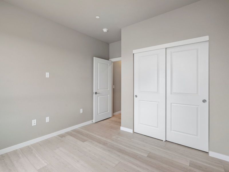 Spacious, unfurnished interior of a new home in Gateway Commons, Denver (Image 24).