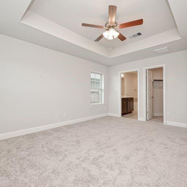 Spacious, unfurnished interior of a new home in Kiber Reserve, Angleton (Image 8).