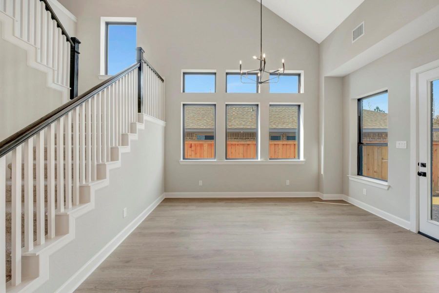 Spacious, unfurnished interior of a new home in Kresston - Enclave Collection, Magnolia (Image 24).