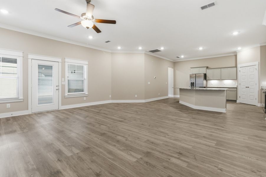 Spacious, unfurnished interior of a new home in Veterans Cove, Murfreesboro (Image 32).
